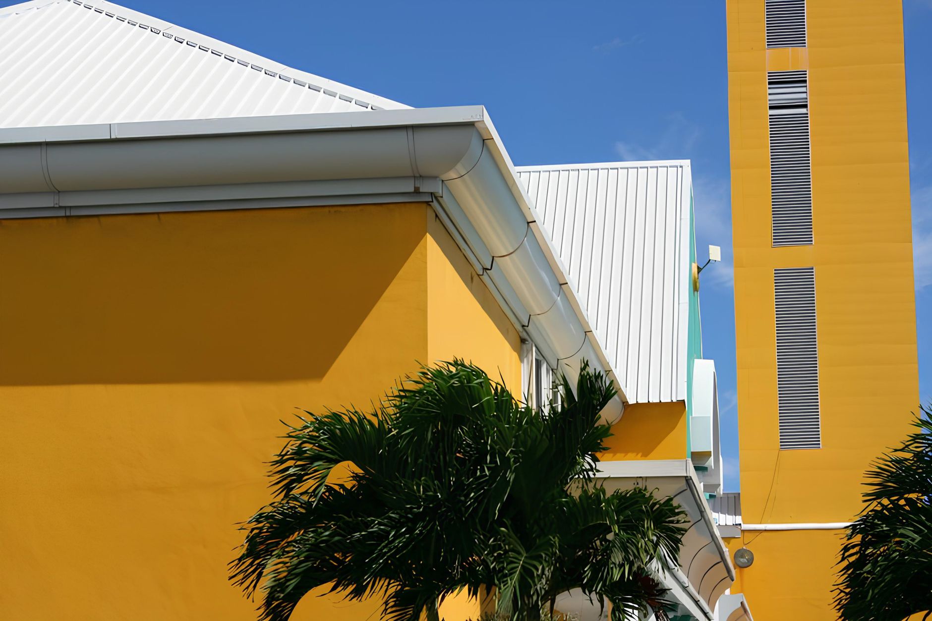 Gutter Cleaning — Lloyd's Seamless Gutters